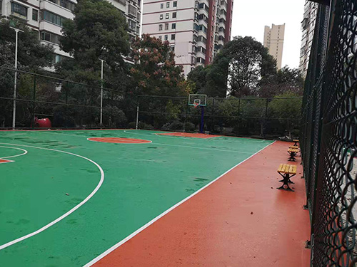 常德市武陵區(qū)國(guó)源小區(qū)塑膠籃球場(chǎng)，硅PU球場(chǎng)，籃球架安裝 體育器材，體育設(shè)施